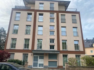 Geschmackvolle, neuwertige 3-Zimmer-Erdgeschosswohnung mit geh. Innenausstattung und Terrasse