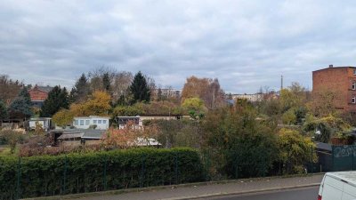 Große 4-Raum-Wohnung mit Balkon in Sudenburg freut sich auf Sie als neue Mieter!