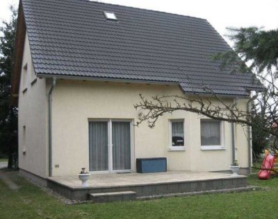 EFH freistehend * bezugsfrei * FBH * Obstbaumgarten * Terrasse * ausgebauter Spitzboden