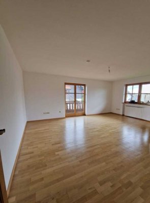 Helle 3-Zimmer Wohnung mit Balkon in Gstadt am Chiemsee
