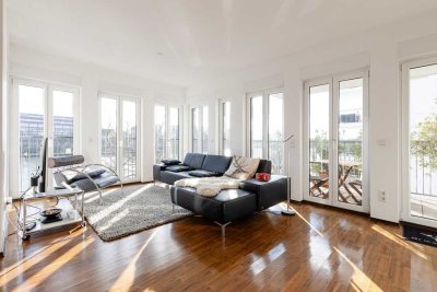 Erstklassiges Wohnen direkt am Main – Drei-Zimmer-Designwohnung im Westhafen