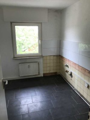 Renovierte 3-Zimmer-Wohnung mit neuer Badezimmer, einziehen wohlfühlen...