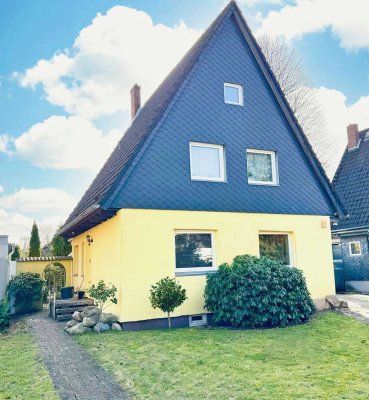 Freistehendes Familienhaus in Hamburg-Bramfeld - 5 Zimmer + Studio auf 624 m² Südgrundstück