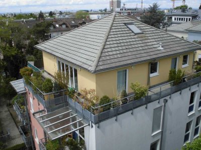 Exklusive Penthouse-Maisonette mit umlaufender Terrasse und beeindruckender Raumhöhe
