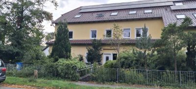 Großzügige 6-Raum-DG-Wohnung mit Balkon in Berlin-Hermsdorf