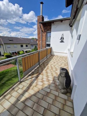 Peine Zentrum / Sanierte 4-Zimmer-Wohnung mit Balkon und Gartennutzung