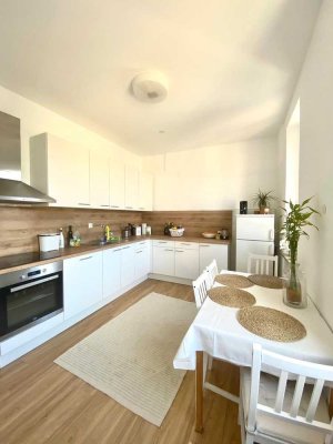 Sanierte 2 Zimmer Innenstadtwohnung mit 89qm Bahnhofstraße