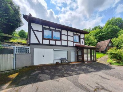 Kleines Einfamilien-/Ferienhaus mit Nebengebäude in absolut ruhiger Höhenlage von Morsbach!