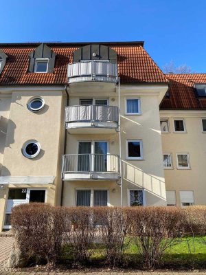 1-Zimmer-Wohnung mit Balkon im I. OG am Schwanenteich - Einbauküche vorhanden!