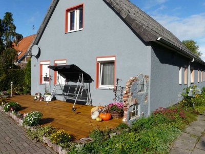 Angebotspreis ! EFH mit großem Gartengrundstück inkl. Obstwiese/Nebengebäuden und Gartenhaus
