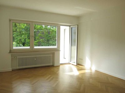 Sehr schöne Altbauwohnung