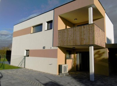 Top-Einfamilienhaus mit Pool und Garten