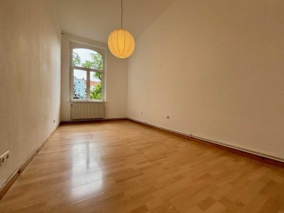 Charmante Altbauwohnung – 5 Zimmer, 2 Badezimmer & 2 Balkone