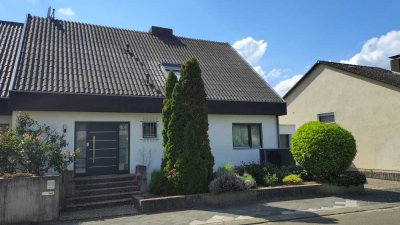 Modernisierte DHH mit Wärmepumpe, Heimkino & großer Garage in ruhiger Lage in Oggersheim