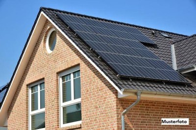 Attraktives Einfamilienhaus mit ausgebautem Dachgeschoss und schönem Garten