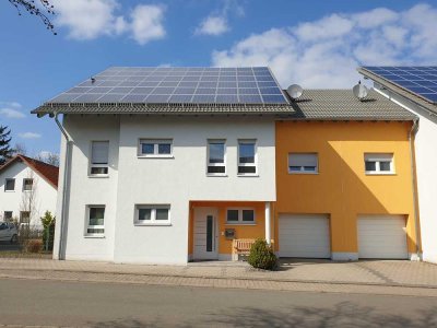 Top DHH mit EFH-Charakter - ruhig, modern, nachhaltig, neue WP, PV, BJ 2012