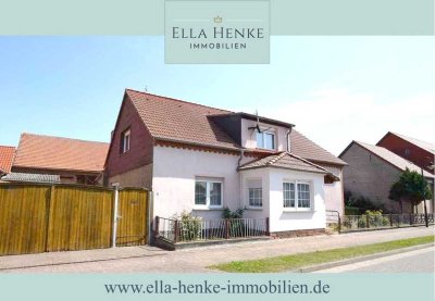 Gemütliches Einfamilienhaus mit großer Scheune, Pool + Garage...