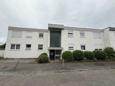 Vollständig renovierte 3,5-Raum-Wohnung mit Balkon und Einbauküche in Ditzingen