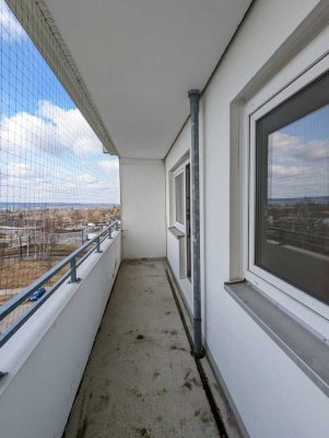 Gepflegte Einraumwohnung über den Wolken mit sonnigem Südbalkon
