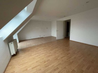Moderne 3-Zimmer-Wohnung mit Balkon & Stellplatz