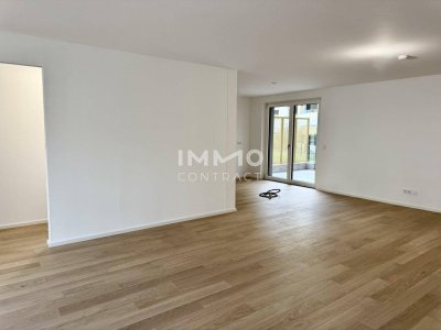 Directly at the main train station: Big 4-room apartment commission-free