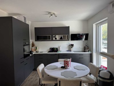 Neuwertige, helle 2-Zimmer-Wohnung mit Süd-West-Balkon