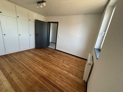 Frisch renovierte 3-Zimmer-Wohnung mit 2 Balkonen & Gartenanteil in 66909 Wahnwegen – 95 m²