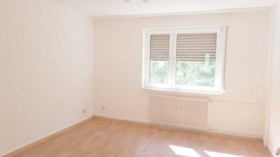 Sehr schöne, helle 2 Zi - mit Einbauküche und Autostellplatz in Freiburg