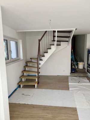 Erstbezug 4-Zi-Maisonette-Wohnung direkt in Olching nahe den Amperauen; Duplexparker