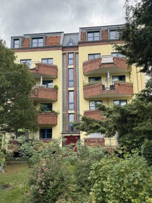 Sehr schöne 2-Zimmer-DG-Wohnung in Berlin Pankow (Niederschönhausen) / Für Selbstnutzer / Prov. frei