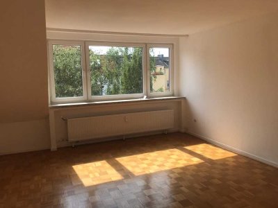 Schöne, helle 2-Zi.-Dachgeschosswohnung in der Südstadt, Nähe Lutherstraße
