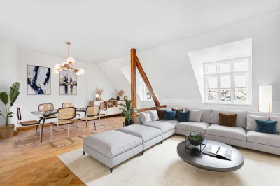 Zauberhafte Altbau-Dachgeschoss-Wohnung in Bestlage Lehel