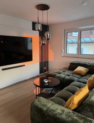 Helle 3 Zimmer Wohnung mit Einbauküche und großer Terrasse