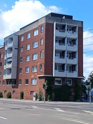 Helle, freundliche, zentral gelegene Wohnung mit Balkon, Provisionsfrei., Eigennutzung od. Anlage