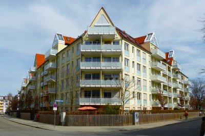 Exklusives Penthouse-Feeling am Westpark: Lichtdurchflutetes Dachgeschoss-Juwel mit Alpenblick
