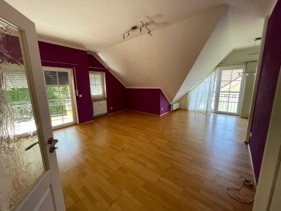 Helle 3-Zimmer Dachgeschosswohnung mit Balkon in Pocking