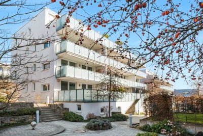 Moderne, vollmöblierte 3-Zimmer-Wohnung mit sonnigem Westbalkon und geschlossener Küche