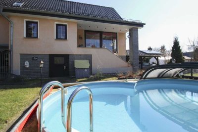 Sonnenbaden: Top gepflegtes EFH mit Pool und Garten in Panketal