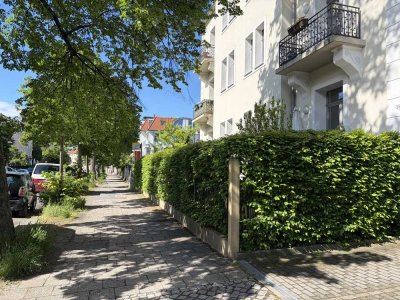 Schöne 4,5-Raum-Familienwohnung mit Garten, Stellplatz und 2 Balkonen in Striesen