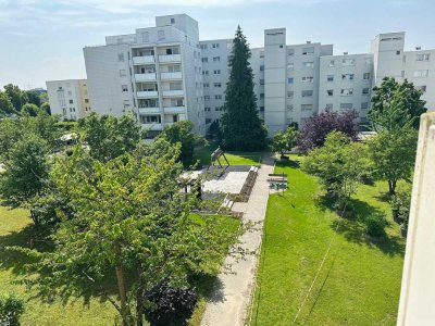 Große 4,5 Zimmer zu vermieten