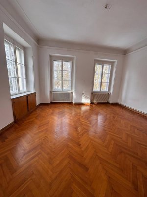 Lichtdurchflutete Altbauwohnung im Herzen von Steyr (WG tauglich!)