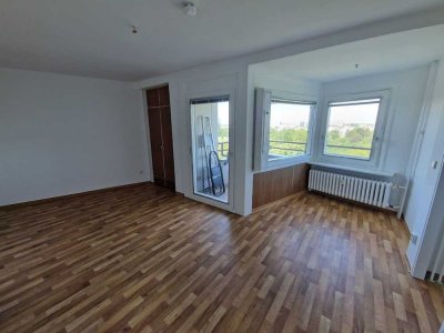 Dieser Blick verzaubert euch den Tag - 2-Zimmer-Wohnung mit Balkon in Siemensstadt!
