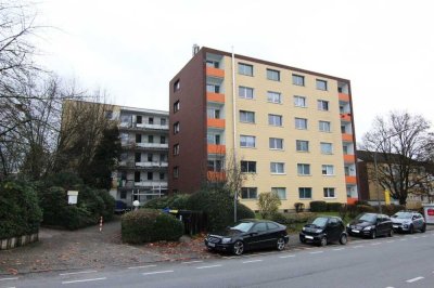 3 Raum Wohnung mit Balkon frisch renoviert im 3.OG