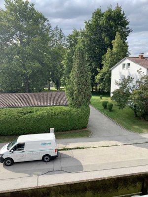 2-Zi.-DG-Whg. m. Westbalkon in Anlage mit nur 8 Wohnungen
