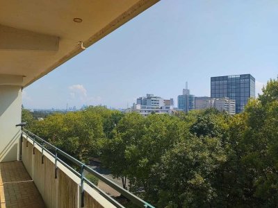 geräumige 4 Zimmer Wohnung in Eschborn mit Fernblick