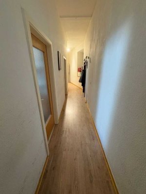 Erdgeschosswohnung inklusive Einbauküche, 2 Zimmer in Krefeld