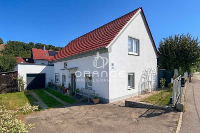 *** EFH mit modernisierter Fassade, solider Substanz & Ausbaupotenzial – gestaltungsbereit ***
