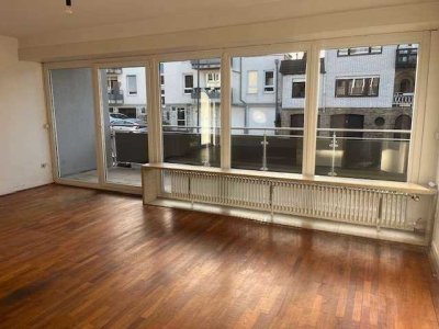 Attraktive 4-Zimmer-Wohnung mit Balkon, Gartenanteil und Garage in Remscheid-Lennep