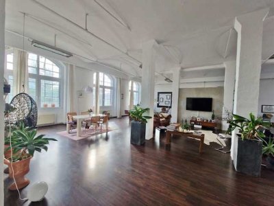 Einzigartiges und exklusives Design-Loft in Dresden, im größten denkmalgeschützten Gebäude Sachsens.
