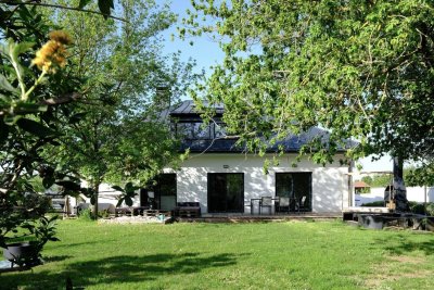 ABSOLUTE RARITÄT - Exklusives Einfamilienhaus mit eigenen Pferdeboxen &amp; Top Ausstattung!